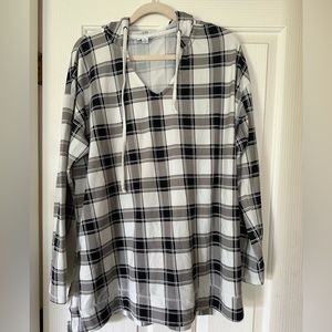 LuLaRoe Eliza pullover top size XL. UC.